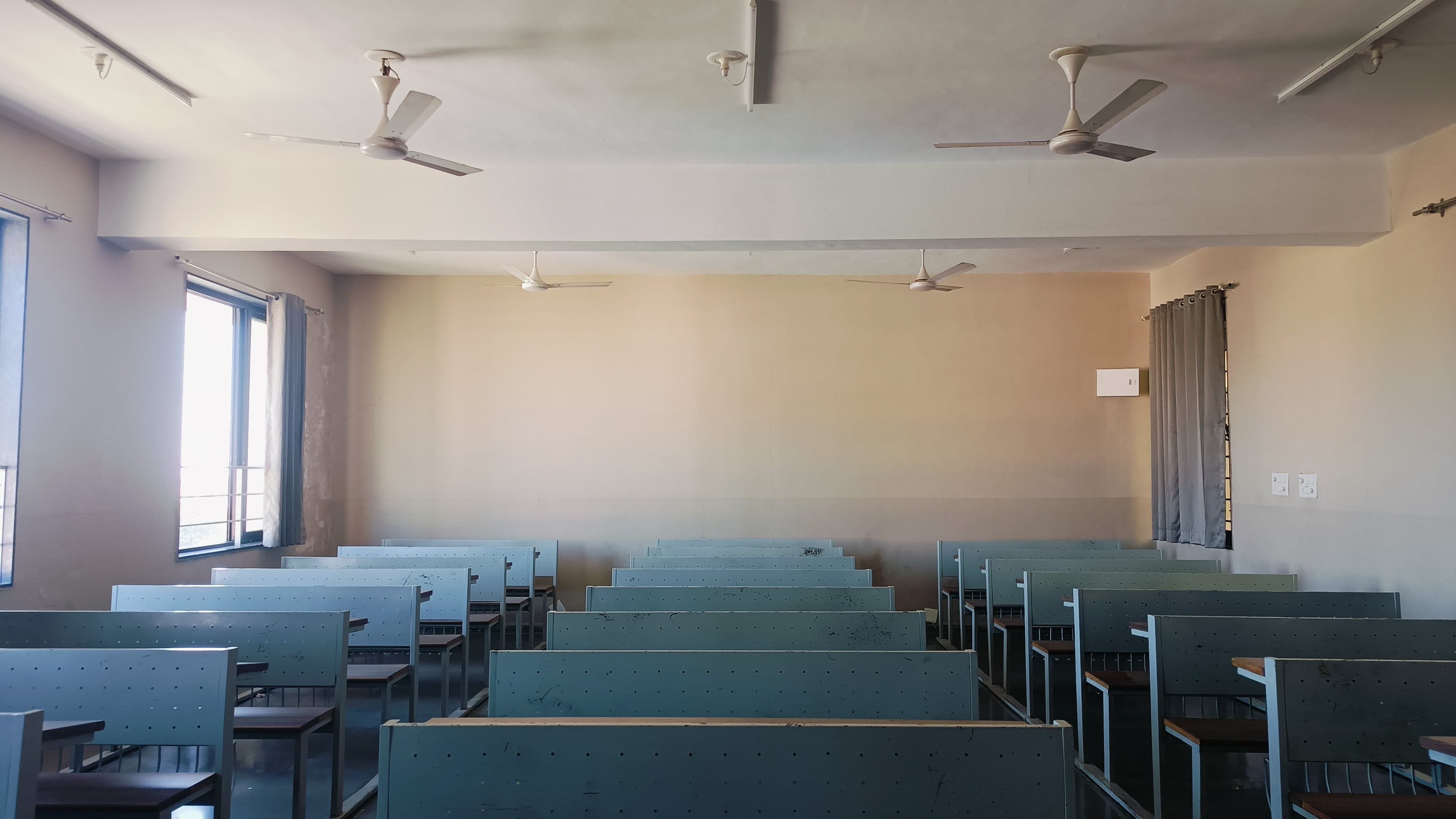 Parul University Academic Building photo 34